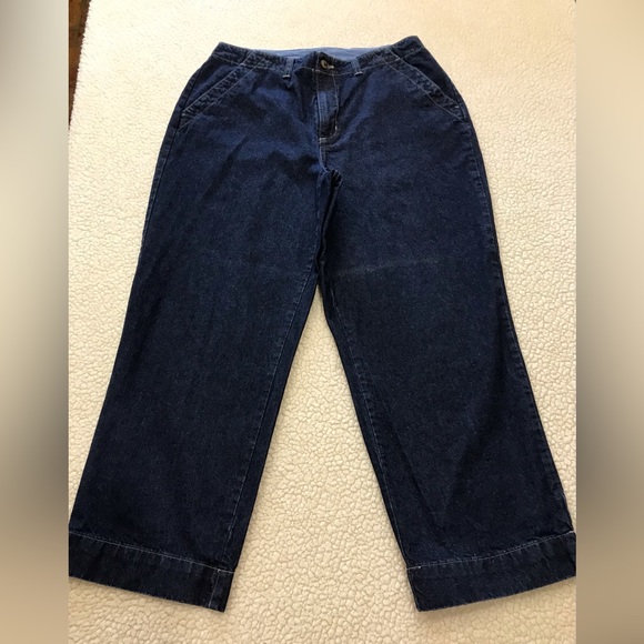 St. John’s Bay Denim Blue Jean Capri Pants
9 / 10 Medium 
2 Front & Back Pockets - Picture 1 of 15